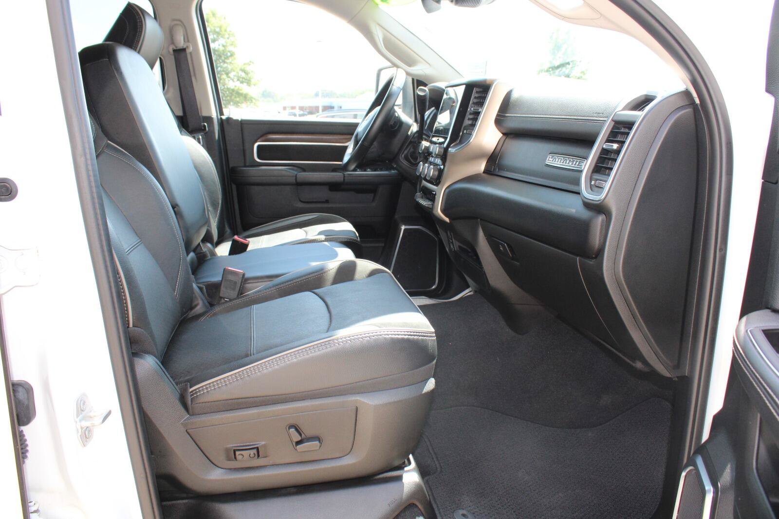 Used 2024 RAM 2500 Laramie w/ Safety Group AWD/4WD image 24