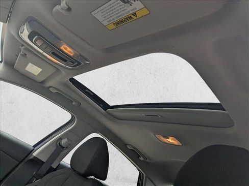 Used 2025 Hyundai Elantra SEL FWD image 15