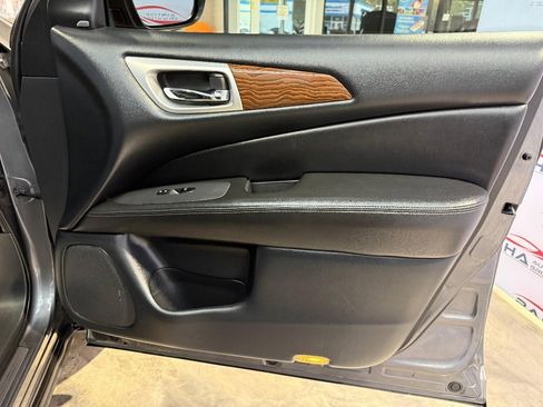 Used 2020 Nissan Pathfinder Platinum image 66