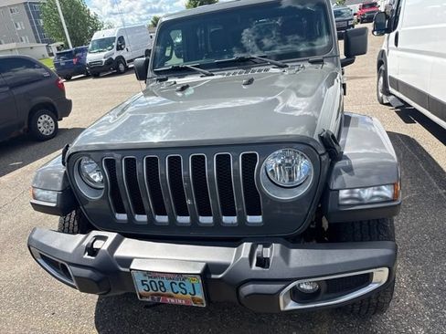 Used 2018 Jeep Wrangler Unlimited Sahara w/ Cold Weather Group AWD/4WD image 7