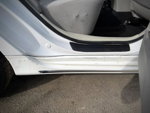 Used 2014 Toyota Camry LE FWD image 19