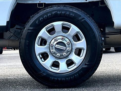 Used 2024 Ford F250 XLT image 36