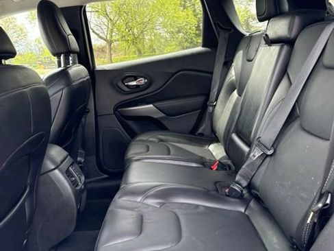 Used 2021 Jeep Cherokee Latitude Lux AWD/4WD image 12