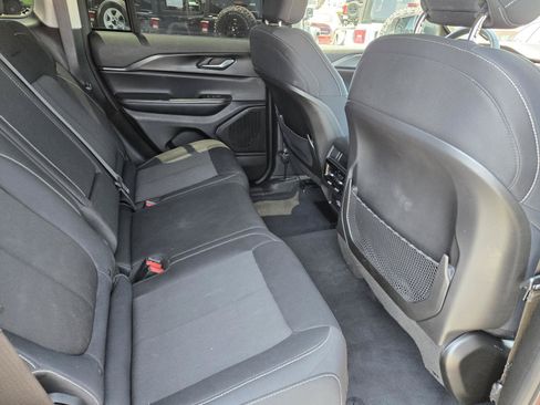 Used 2023 Jeep Grand Cherokee Laredo RWD image 28