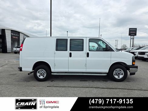 Used 2024 GMC Savana 2500 w/ Driver Convenience Package RWD image 9
