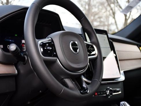 New 2026 Volvo XC90 B5 Plus w/ Protection Package Premier image 12