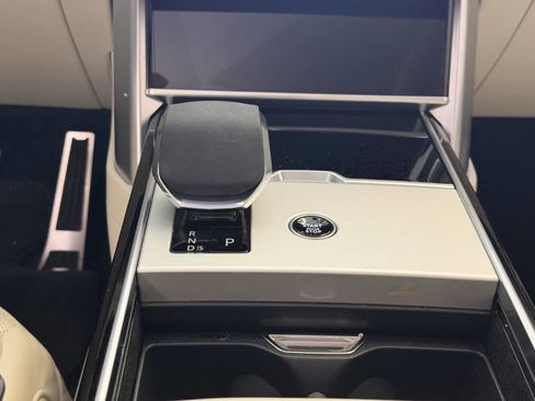 Used 2024 Land Rover Range Rover Autobiography image 52