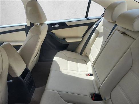 Used 2012 Volkswagen Jetta SE FWD image 7
