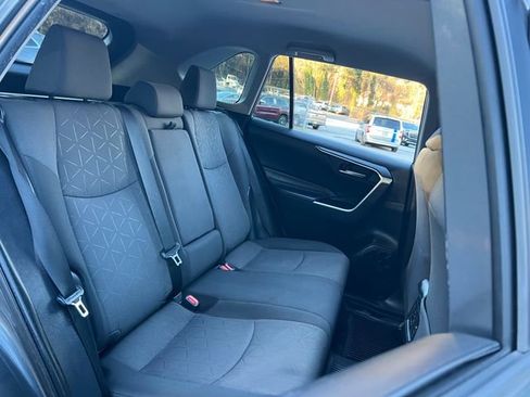 Used 2020 Toyota RAV4 XLE image 29