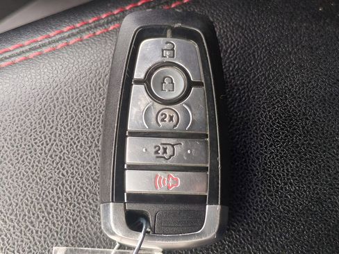 Used 2024 Ford Escape ST-Line image 32