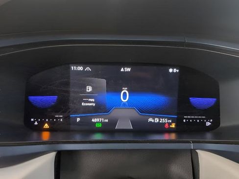 Used 2023 Volkswagen Taos SE image 43