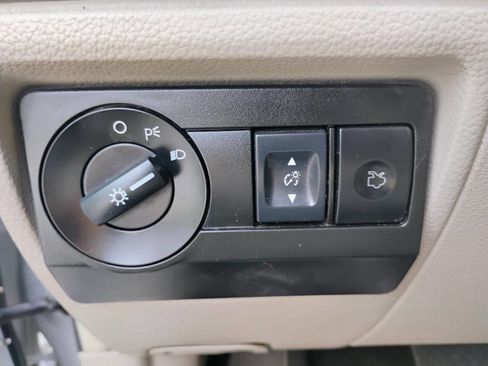 Used 2012 Ford Fusion S FWD image 19