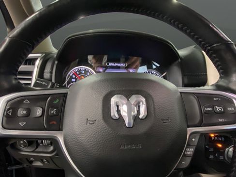 Used 2020 RAM 1500 Laramie AWD/4WD image 15