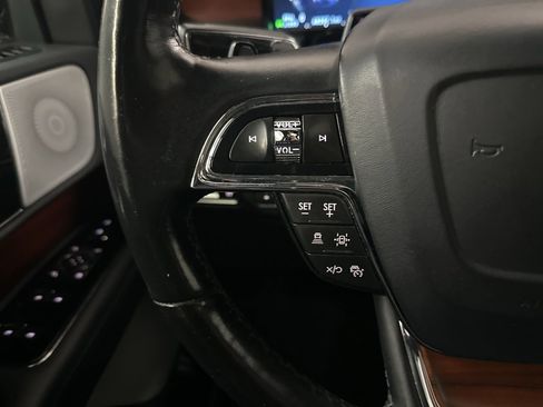 Used 2022 Lincoln Navigator Reserve image 27