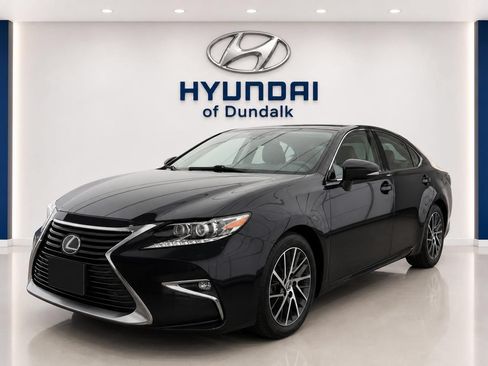 Used 2017 Lexus ES 350 w/ Luxury Package FWD image 3