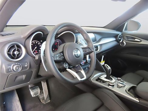 New 2025 Alfa Romeo Stelvio Sprint image 19