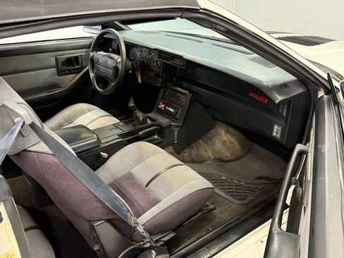 Used 1990 Chevrolet Camaro RS RWD image 13