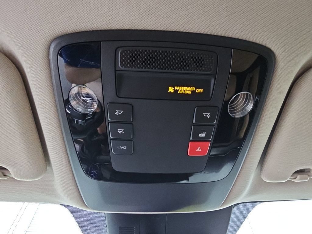 Used 2022 Kia Carnival EX FWD image 24