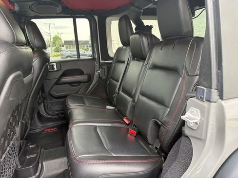 Used 2019 Jeep Wrangler Unlimited Rubicon AWD/4WD image 9
