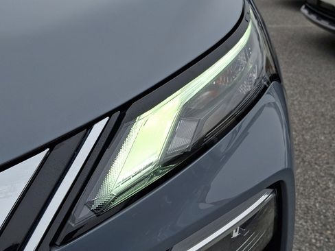 Used 2022 Nissan Rogue SL w/ SL Premium Package image 10