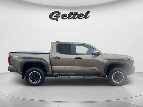 Certified 2025 Toyota Tacoma TRD Off-Road AWD/4WD image 4