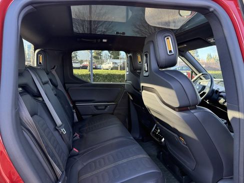 Used 2025 Rivian R1T Adventure image 27