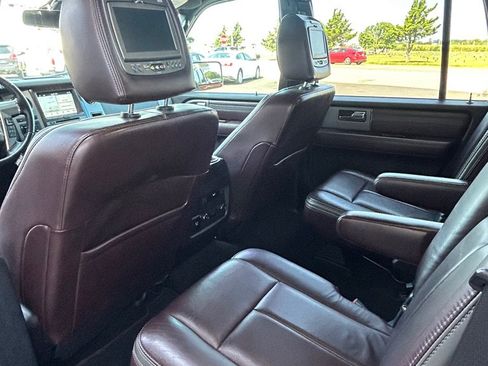 Used 2016 Ford Expedition Platinum RWD image 11