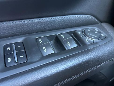 Used 2021 GMC Yukon Denali image 24