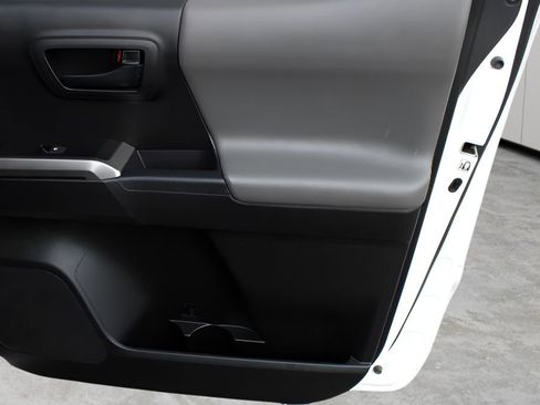 Used 2019 Toyota Tacoma SR5 image 22