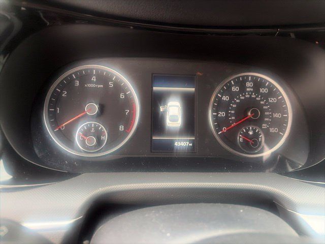 Used 2022 Kia K5 LX FWD image 3