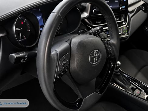 Used 2019 Toyota C-HR XLE FWD image 8