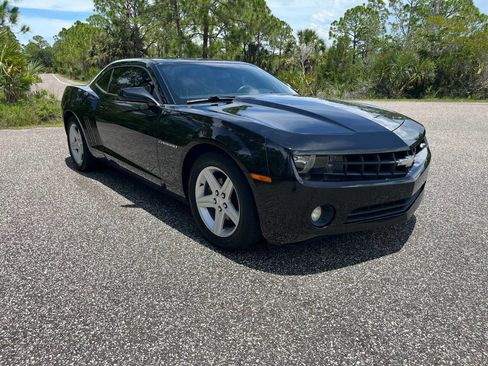 Used 2011 Chevrolet Camaro LT RWD image 7
