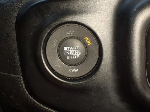 Used 2021 Jeep Gladiator Rubicon AWD/4WD image 25