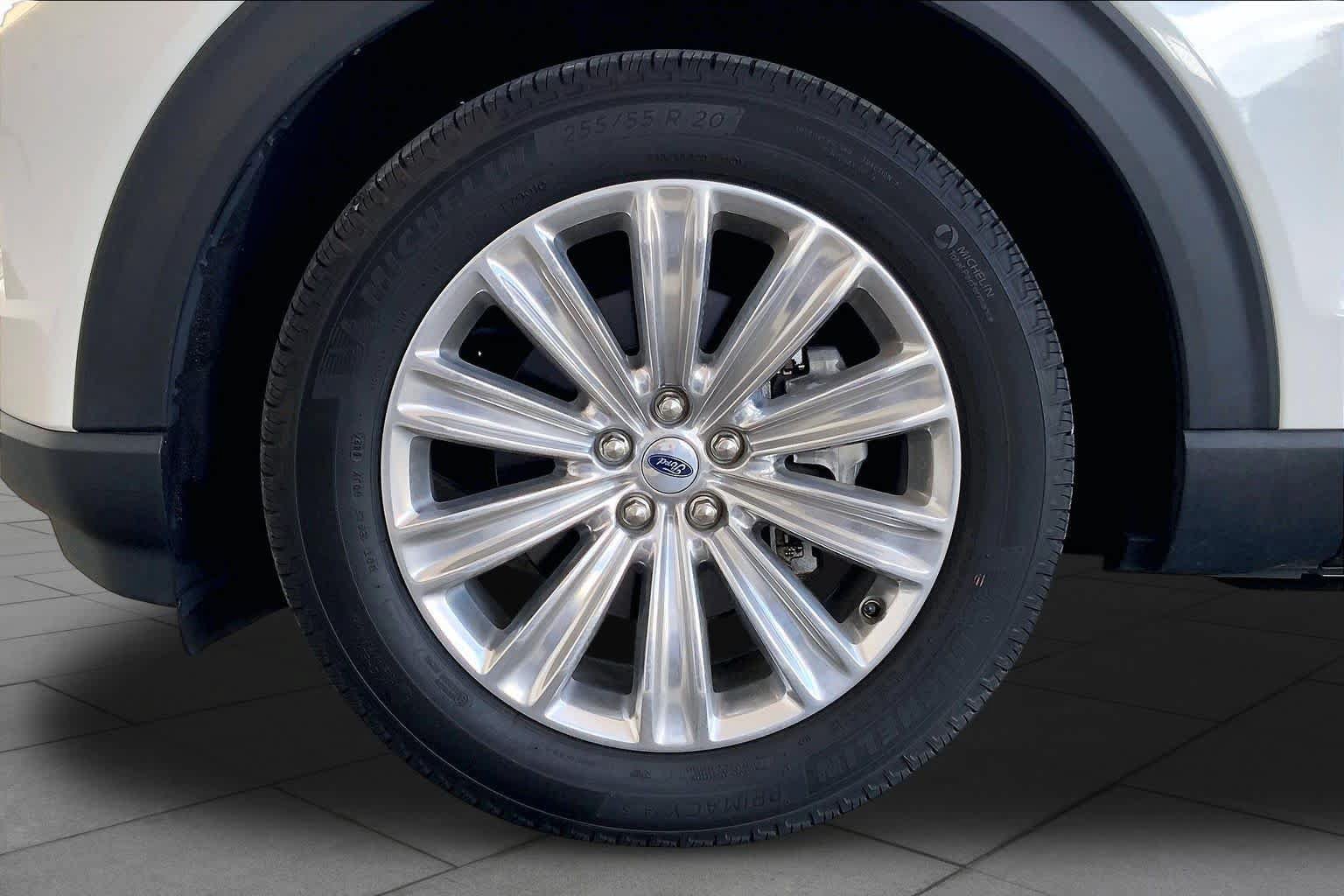 Used 2024 Ford Explorer Limited w/ Limited Technology Package RWD image 11