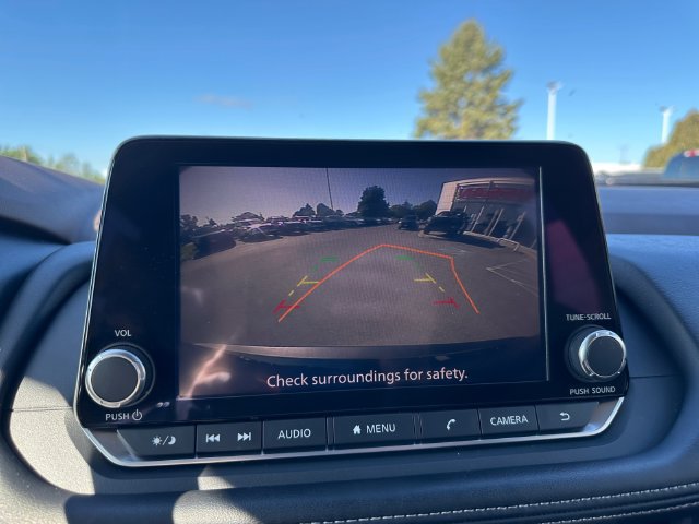 Used 2023 Nissan Rogue S AWD/4WD image 22