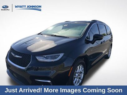 Used 2022 Chrysler Pacifica Touring-L