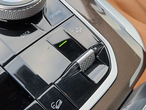 Certified 2022 BMW X5 xDrive45e image 27