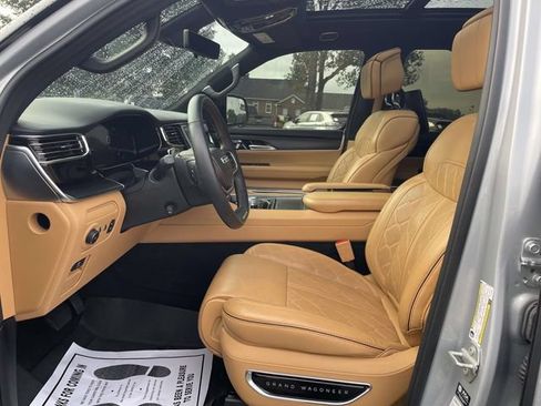 Used 2024 Jeep Grand Wagoneer Series III w/ Rear Seat Video Group 1 AWD/4WD image 20