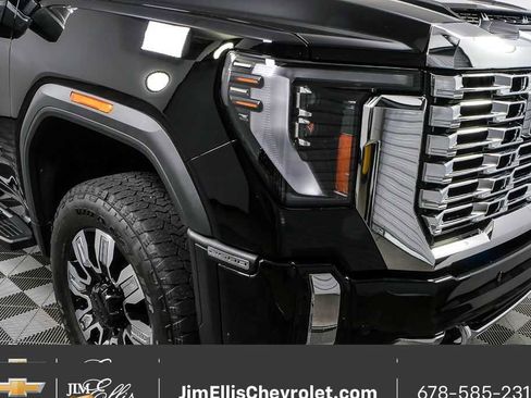 Used 2025 GMC Sierra 2500 Denali image 35