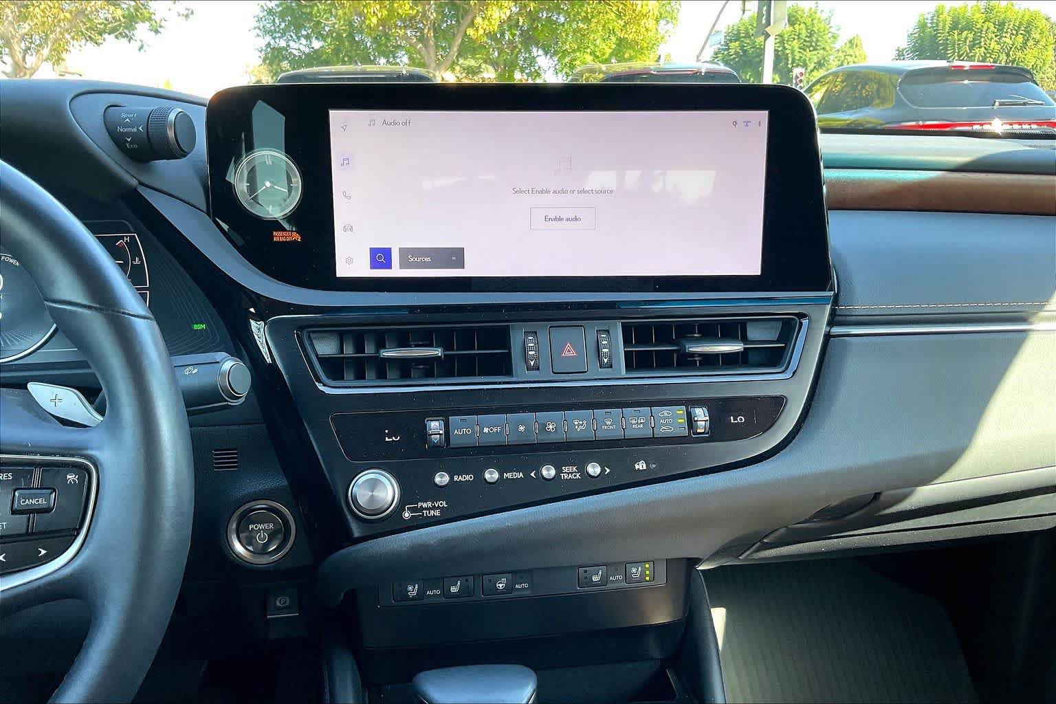 Used 2025 Lexus ES 300h w/ Premium Package FWD image 34