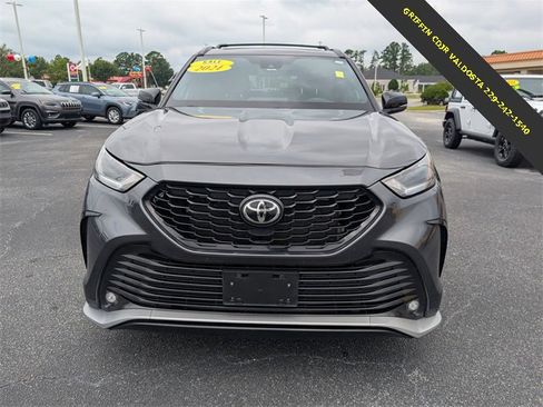 Used 2021 Toyota Highlander XSE image 9