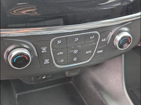 Used 2020 Chevrolet Traverse LS FWD image 18