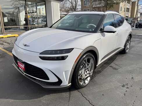 Used 2023 Genesis GV60 Performance image 15