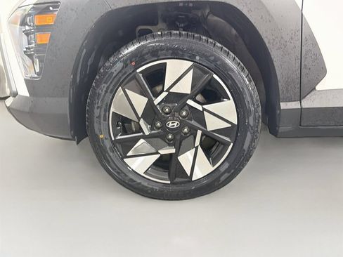 Used 2025 Hyundai Kona SEL AWD/4WD image 29