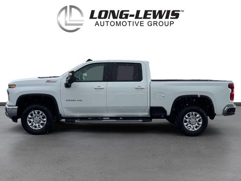 Used 2025 Chevrolet Silverado 2500 LT AWD/4WD image 2
