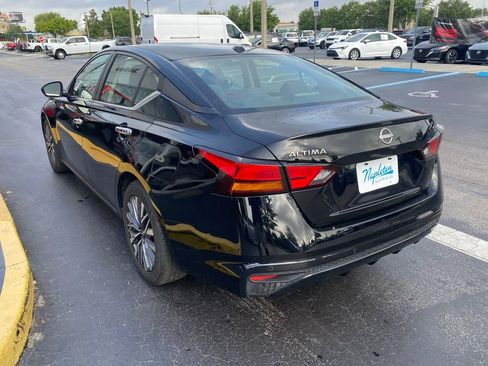 Used 2024 Nissan Altima 2.5 SV FWD image 7