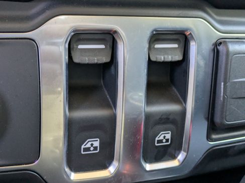 Used 2022 Jeep Wrangler Sport S image 20