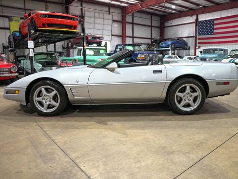 Used 1996 Chevrolet Corvette Convertible RWD image 4