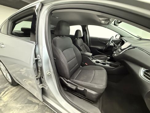 Used 2018 Chevrolet Malibu LT image 21