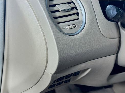 Used 2013 Nissan Pathfinder Platinum w/ Platinum Premium Pkg image 11